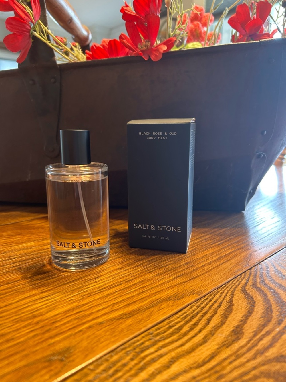 SALT & STONE Black Rose & Oud Body Mist — Pink Mist